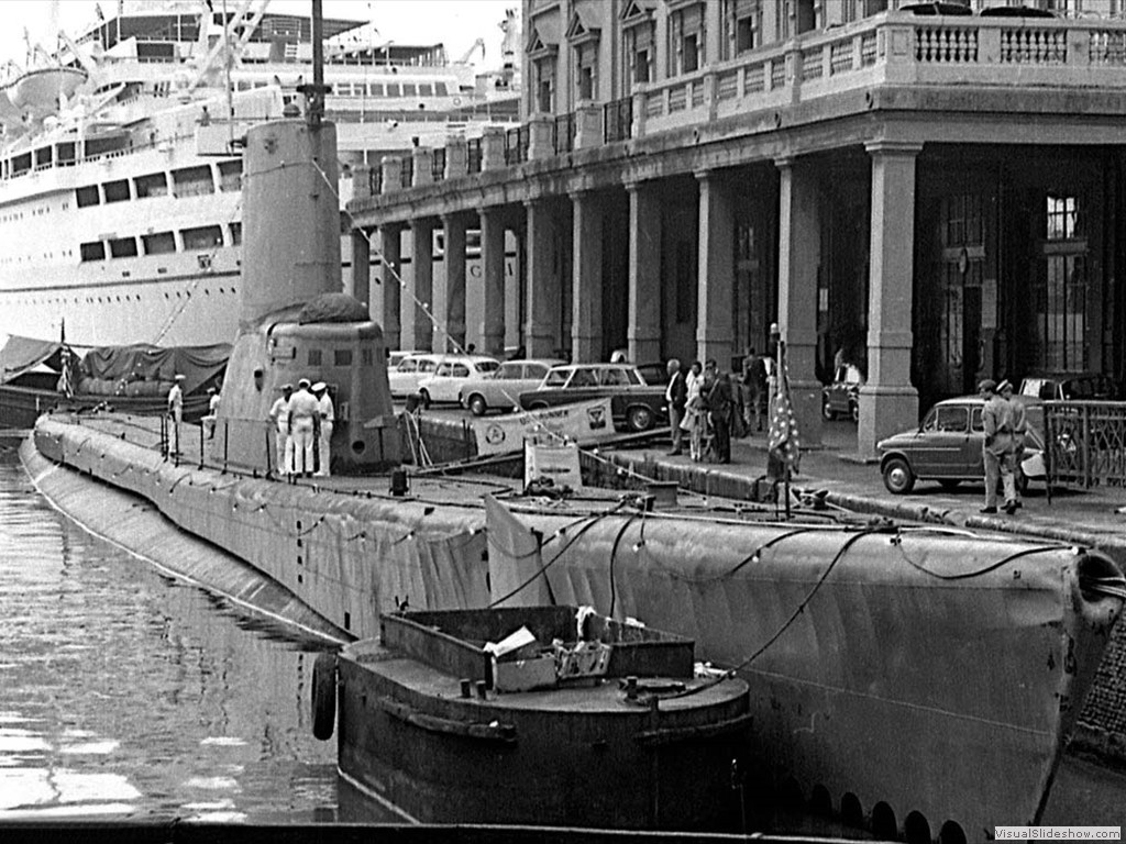 USS Runner (SS-476)-3